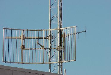 900 MHz up link antenna